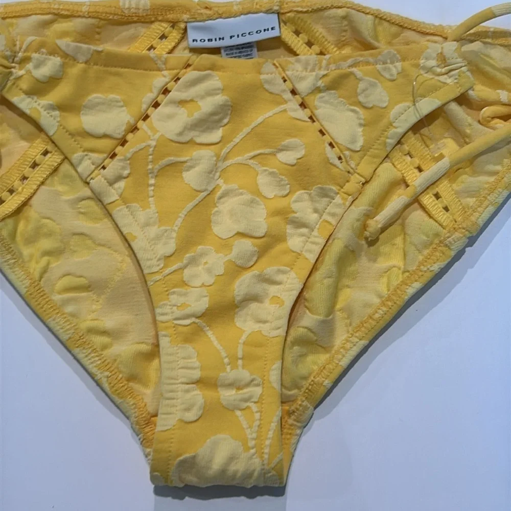 Robin Piccone Yellow texture floral bikini swim bottom size medium